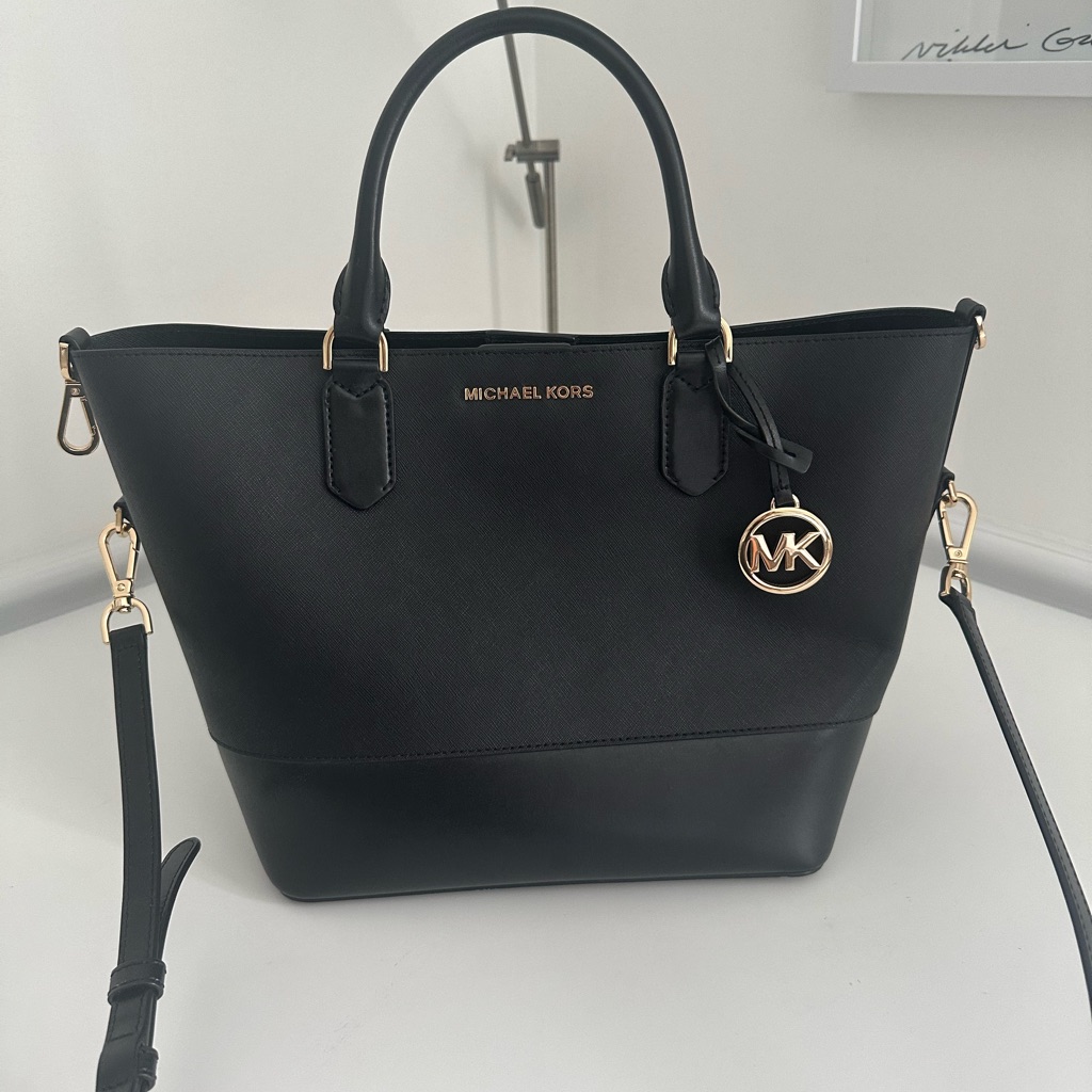 Michael Kors: Black Tote Bag